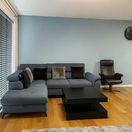 Stylish & Brand-new 2025 Holiday home Leeds (West Yorkshire)